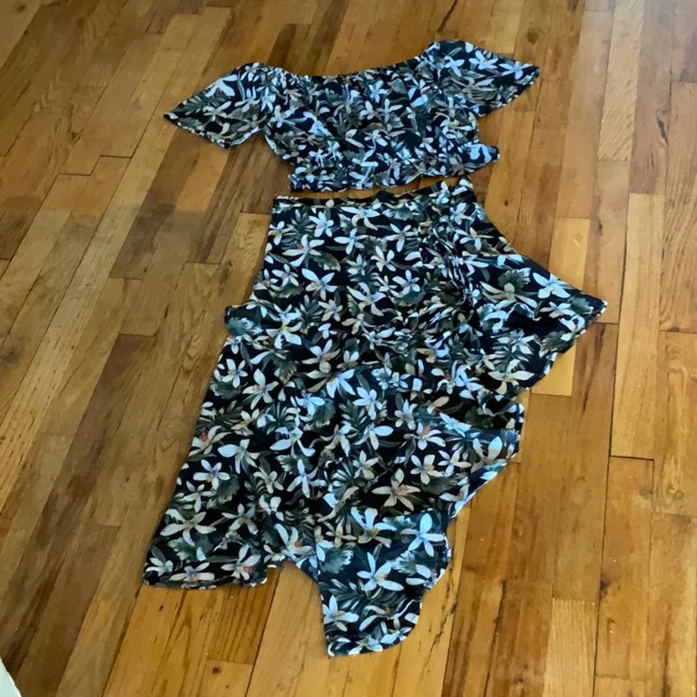 NEW SEEK THE LABEL FLORAL SET